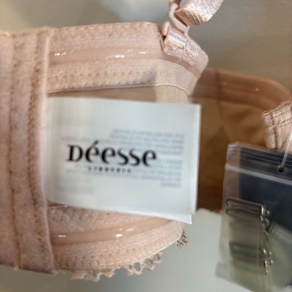 DEESSE Sz 44D Padded Underwire Baconette Style Lace Trimmed Bra in Beige NEW - Picture 5 of 9